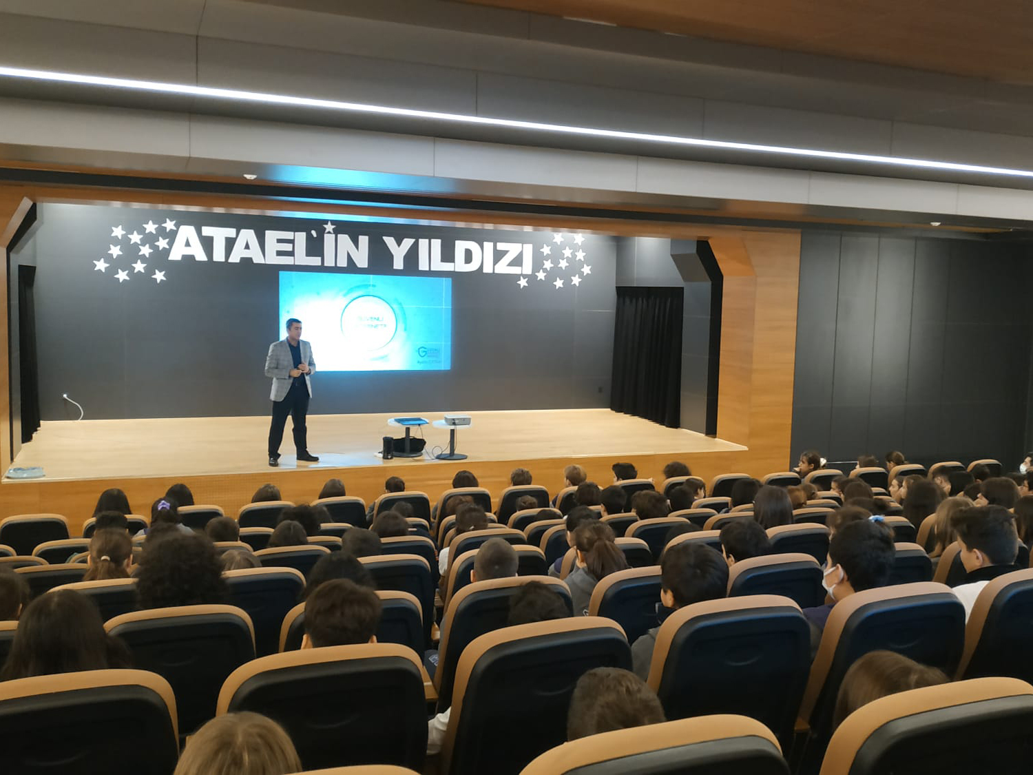 Ankara Yenimahalle Atael Koleji Öğrencilerine Yönelik Bilinçli ve Güvenli İnternet Kullanımı Semineri