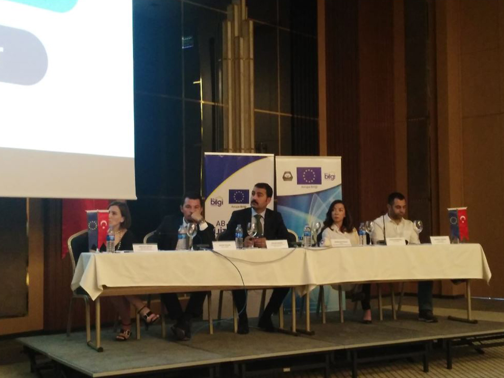 Diyarbakır AB-Türkiye Dijital Gelecek Konferansında, Bilinçli Ve Güvenli İnternet Semineri