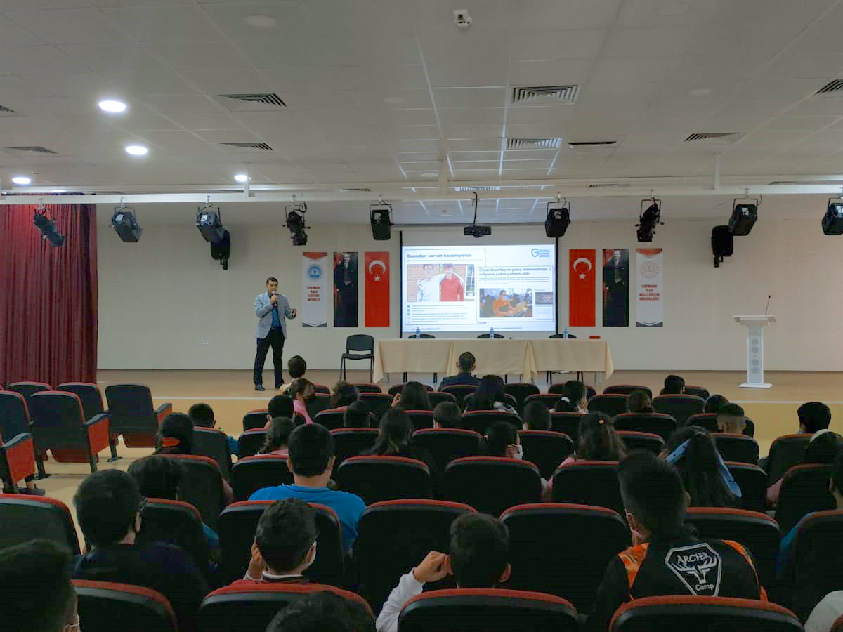Ankara Haymana İlçe Halk Eğitim Merkezinde Bilinçli ve Güvenli İnternet Kullanımı Semineri