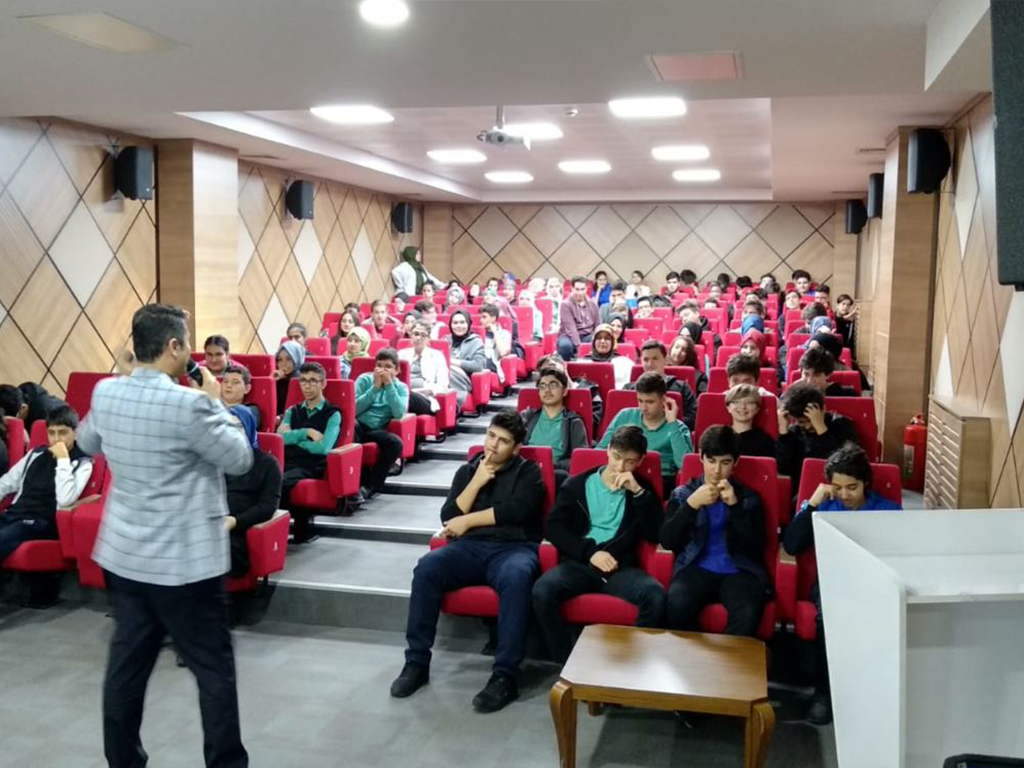 Ankara Etimesgut Muradiye Sevgi Okullarında, Bilinçli Ve Güvenli İnternet Semineri