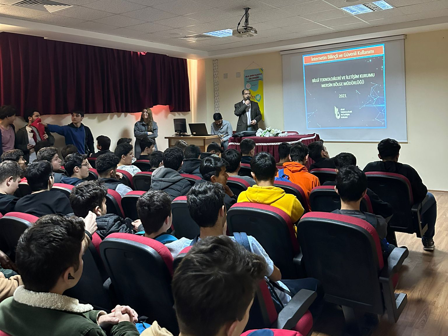 Mersin Erdemli Anadolu İmam Hatip Lisesi Öğrencilerine Yönelik Bilinçli ve Güvenli İnternet Kullanımı Semineri
