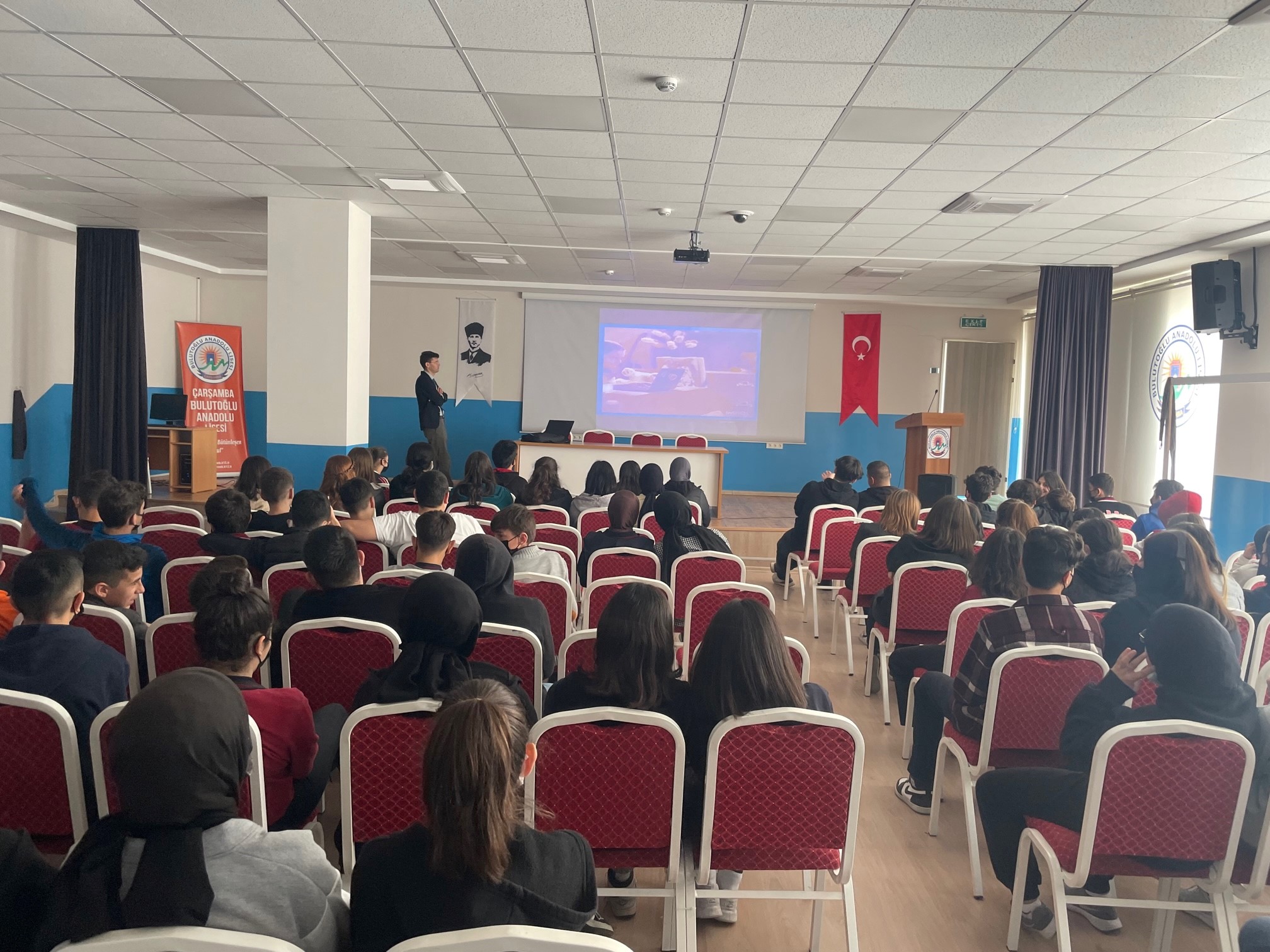 Samsun Çarşamba Bulutoğlu Anadolu Lisesi Öğrencilerine Yönelik Bilinçli ve Güvenli İnternet Kullanımı Semineri