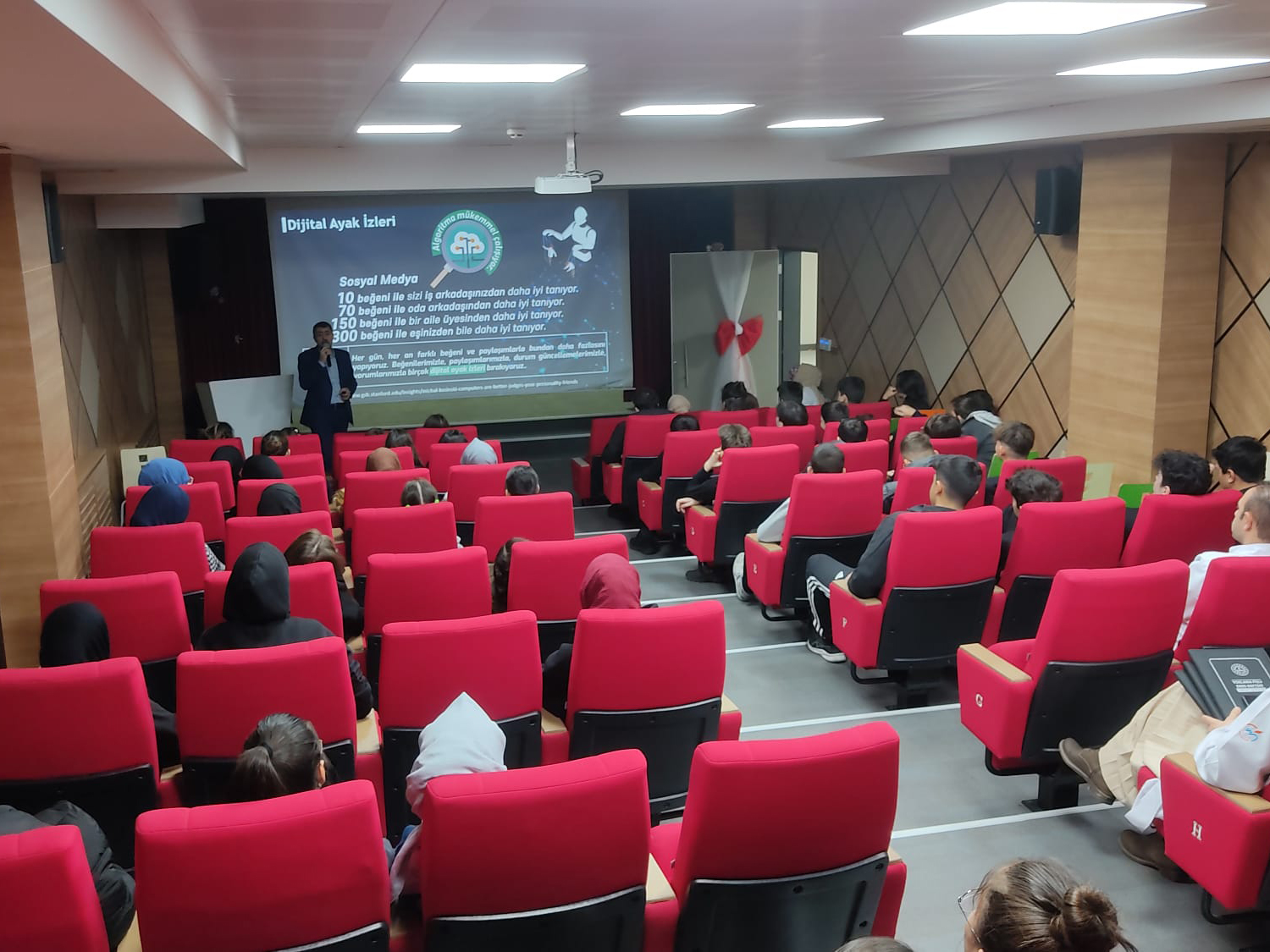 Ankara Etimesgut Eryaman Sevgi Koleji Öğrencilerine Yönelik Bilinçli ve Güvenli İnternet Kullanımı Semineri