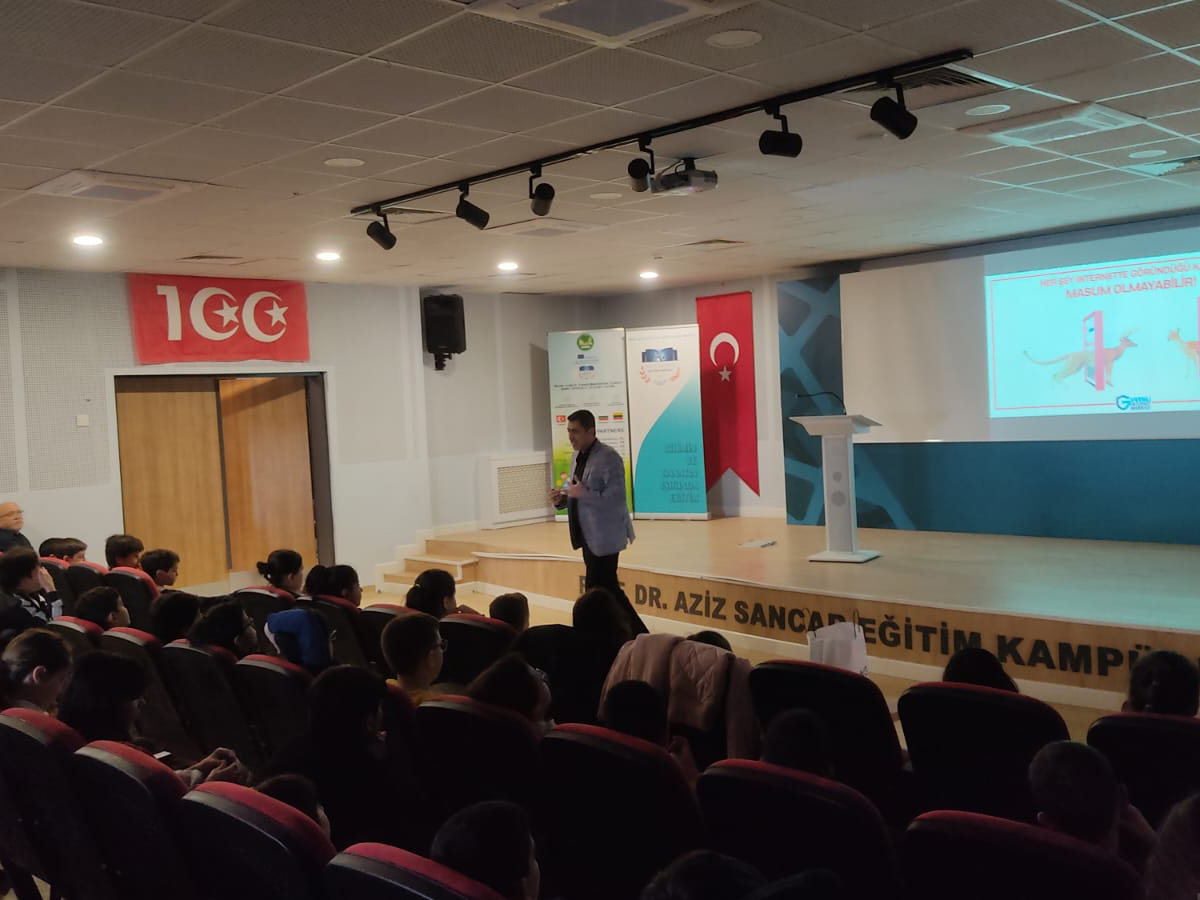 Ankara Çankaya Aziz Sancar Bilim Sanat Merkezi Öğrencilerine Yönelik Bilinçli ve Güvenli İnternet Kullanımı Semineri