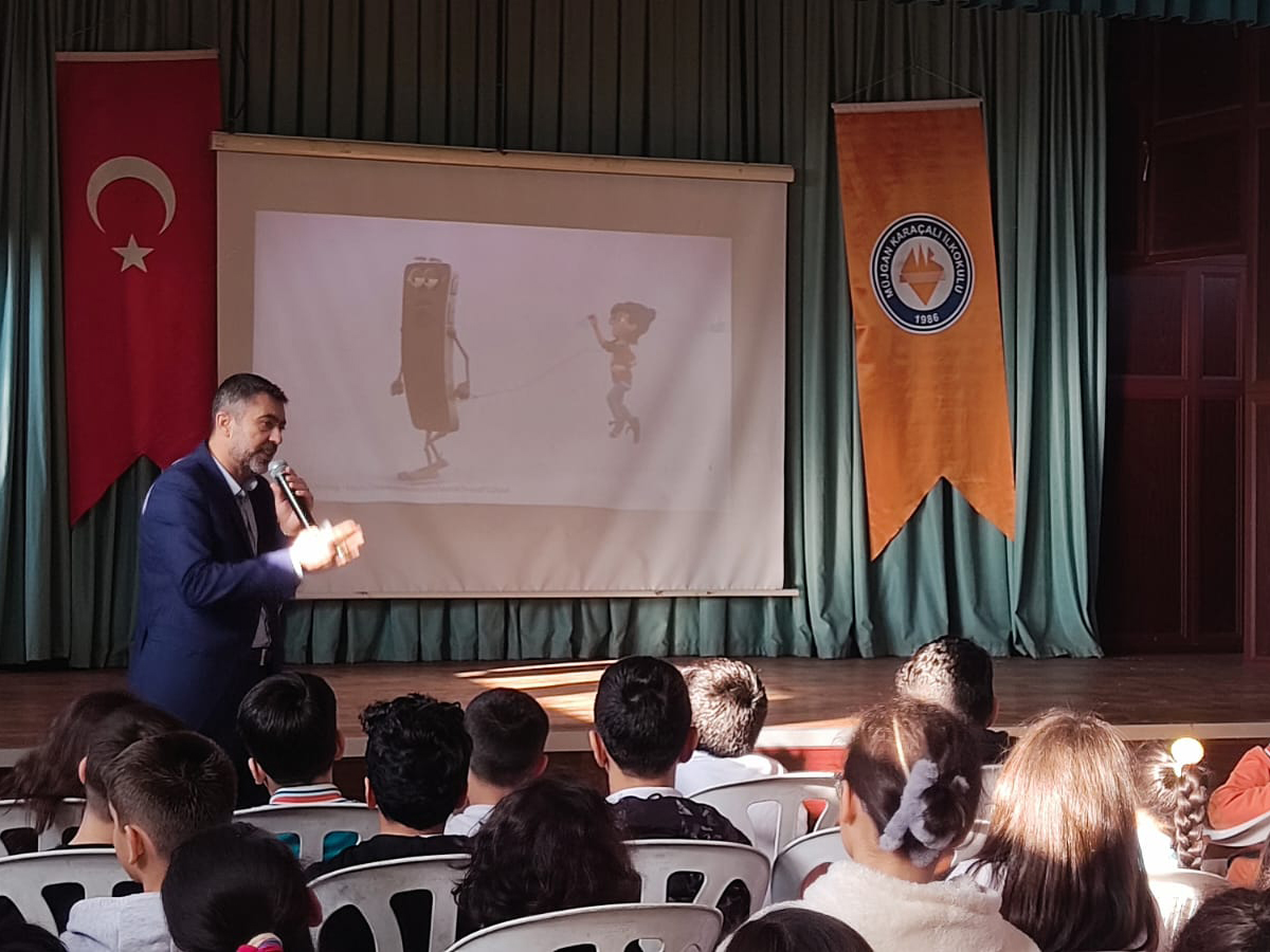 Ankara Yenimahalle Müjgan Karaçalı İlkokulu Öğrencilerine Yönelik Bilinçli ve Güvenli İnternet Kullanımı Semineri