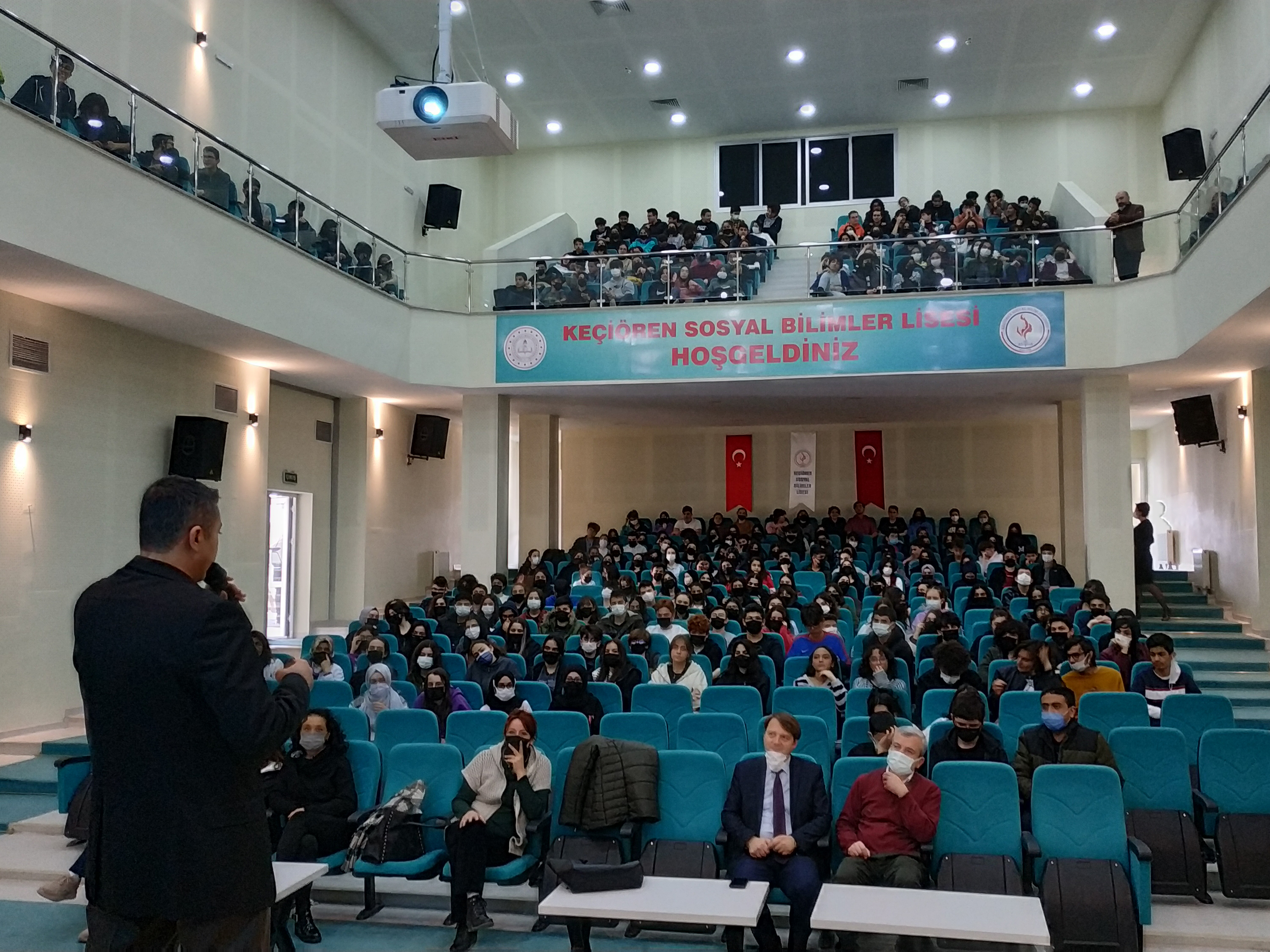 Ankara Keçiören Vecihi Hürkuş Anadolu Lisesi Öğrencilerine Yönelik Bilinçli ve Güvenli İnternet Kullanımı Semineri