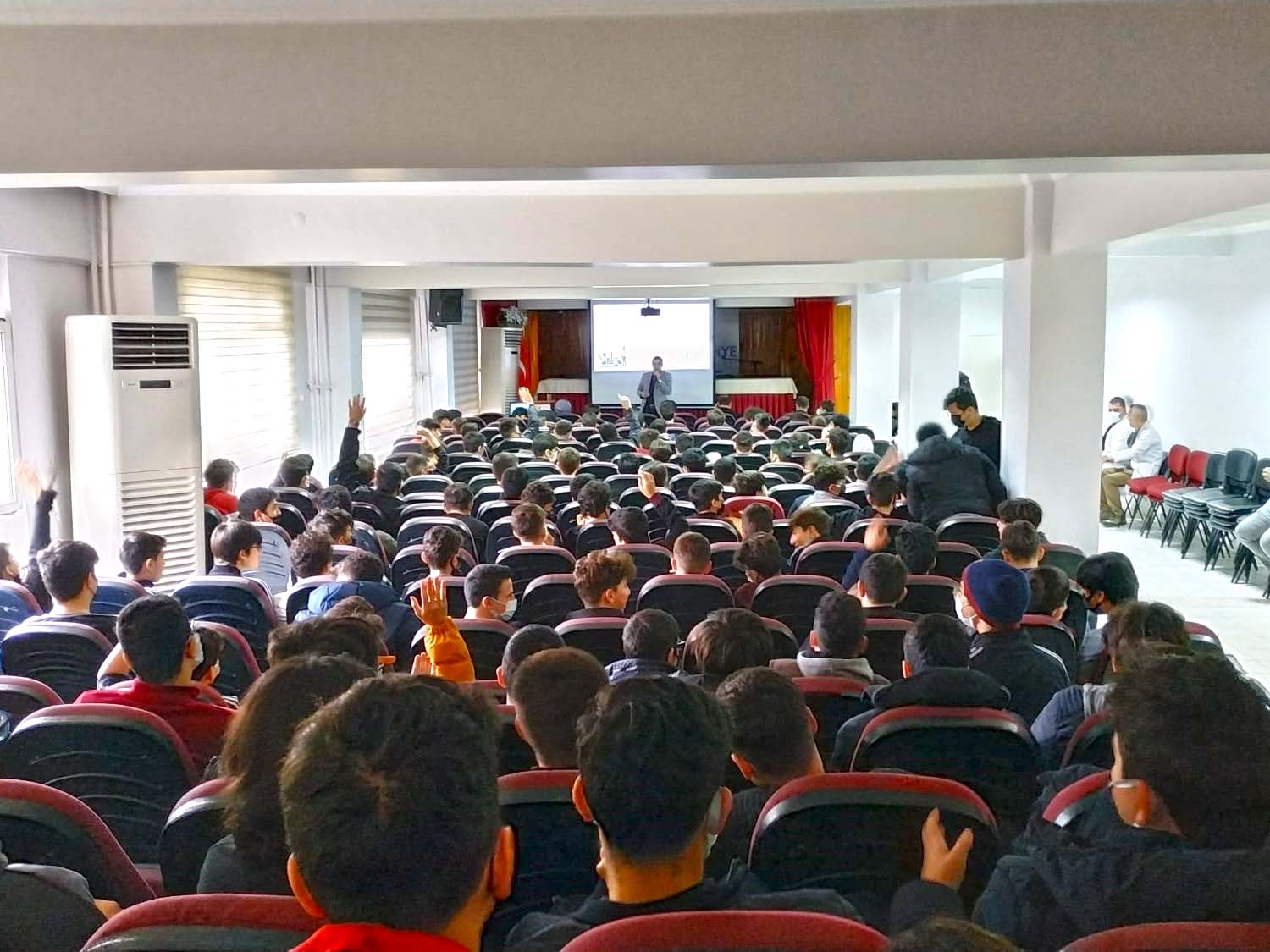 Ankara Altındağ Muradiye Kanuni Okulları Lise Öğrencilerine Yönelik Bilinçli ve Güvenli İnternet Kullanımı Semineri