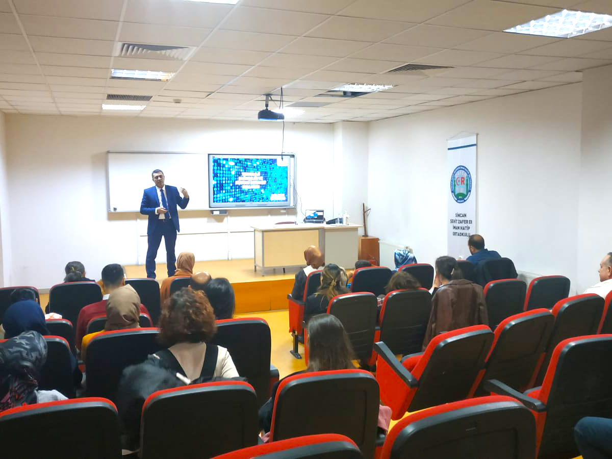 Okul Temelli Mesleki Eğitim Kapsamında Ankara Sincan Şehit Zafer Er İHO Öğretmenlerine Yönelik Bilinçli ve Güvenli İnternet Kullanımı Semineri