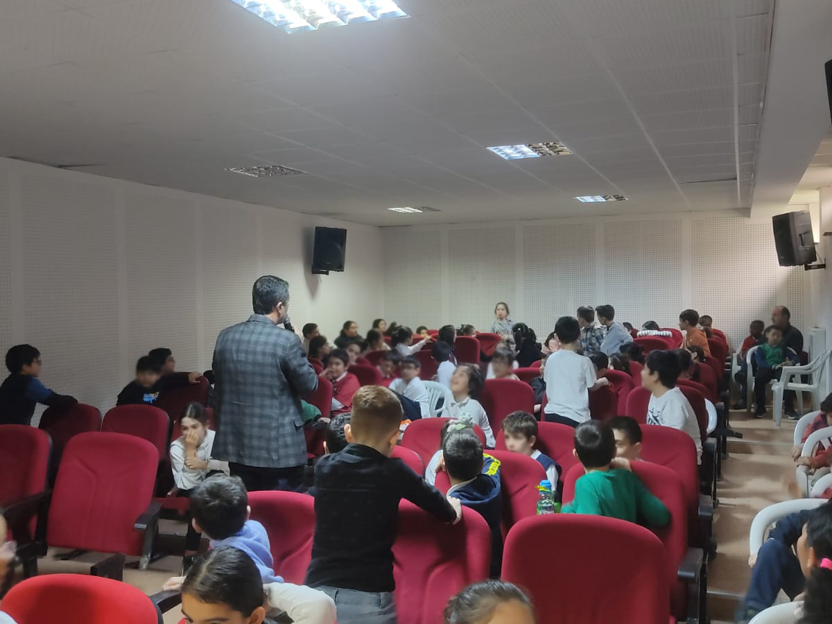 Ankara Yenimahalle Yahyalar Durali Bezci İlkokulu Öğrencilerine ve Velilerine Yönelik Bilinçli ve Güvenli İnternet Kullanımı Semineri