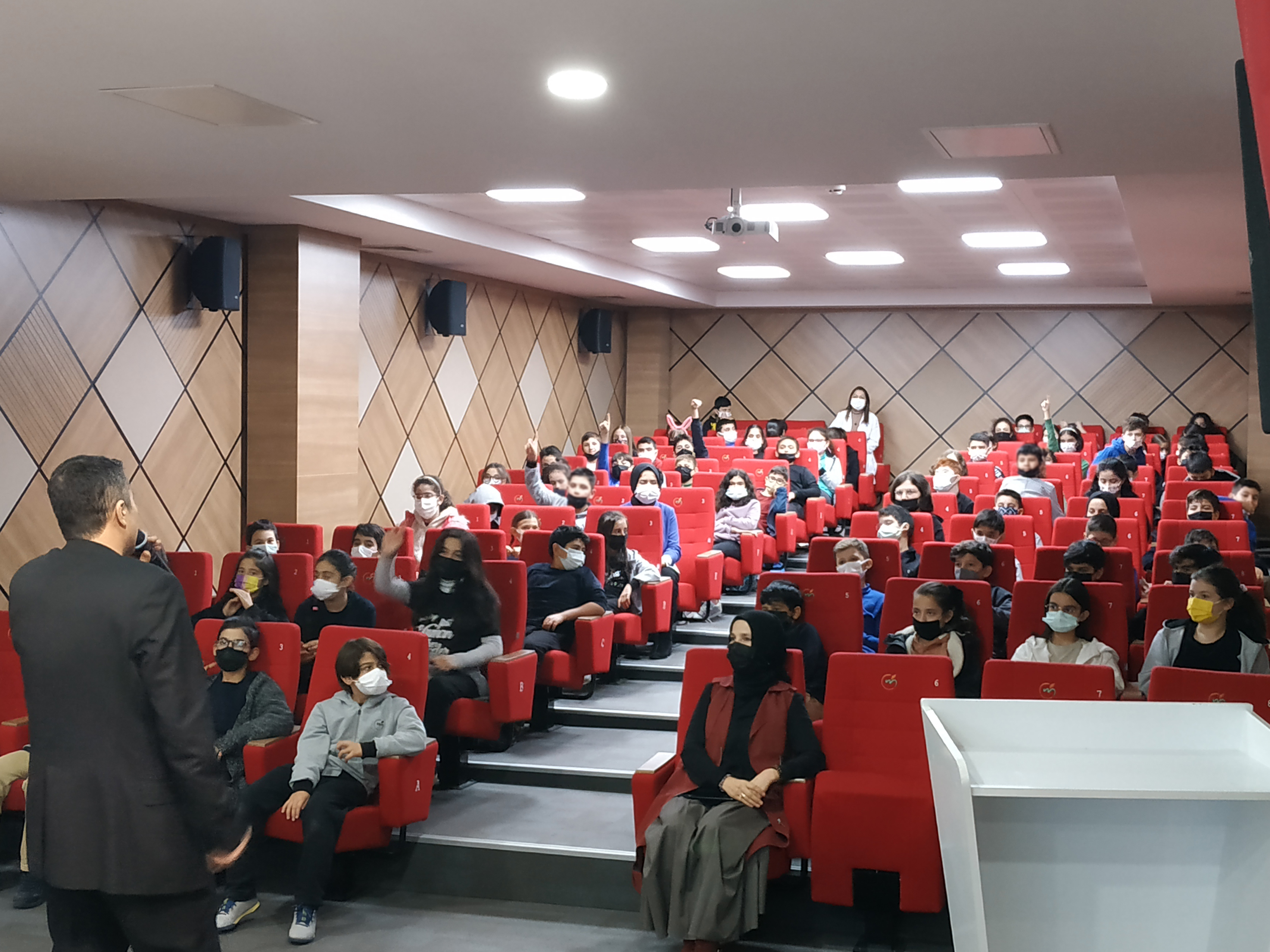 Ankara Eryaman Muradiye Sevgi Koleji Öğrencilerine Yönelik Bilinçli ve Güvenli İnternet Kullanımı Semineri